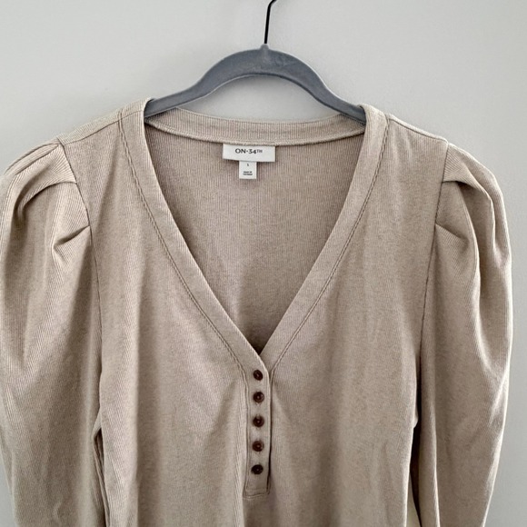 ON-34TH Tops - ON-34TH Beige Ribbed Henley Puff Sleeve V-Neck Knit Top Womens Large NWT Neutral